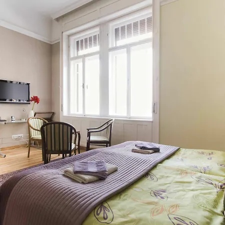 Guestrooms Vendégház 3*