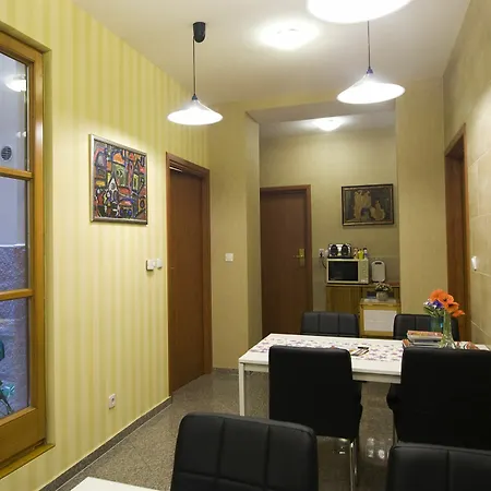 Guestrooms Vendégház 3*