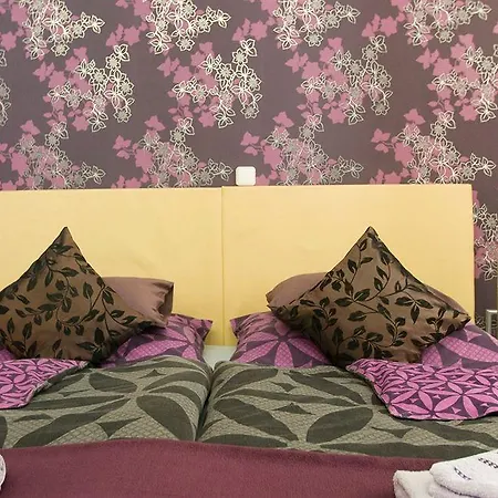 ゲストハウス Guestrooms