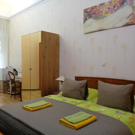 ゲストハウス Guestrooms